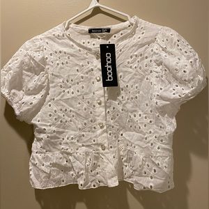 Boohoo cropped button up top size 8